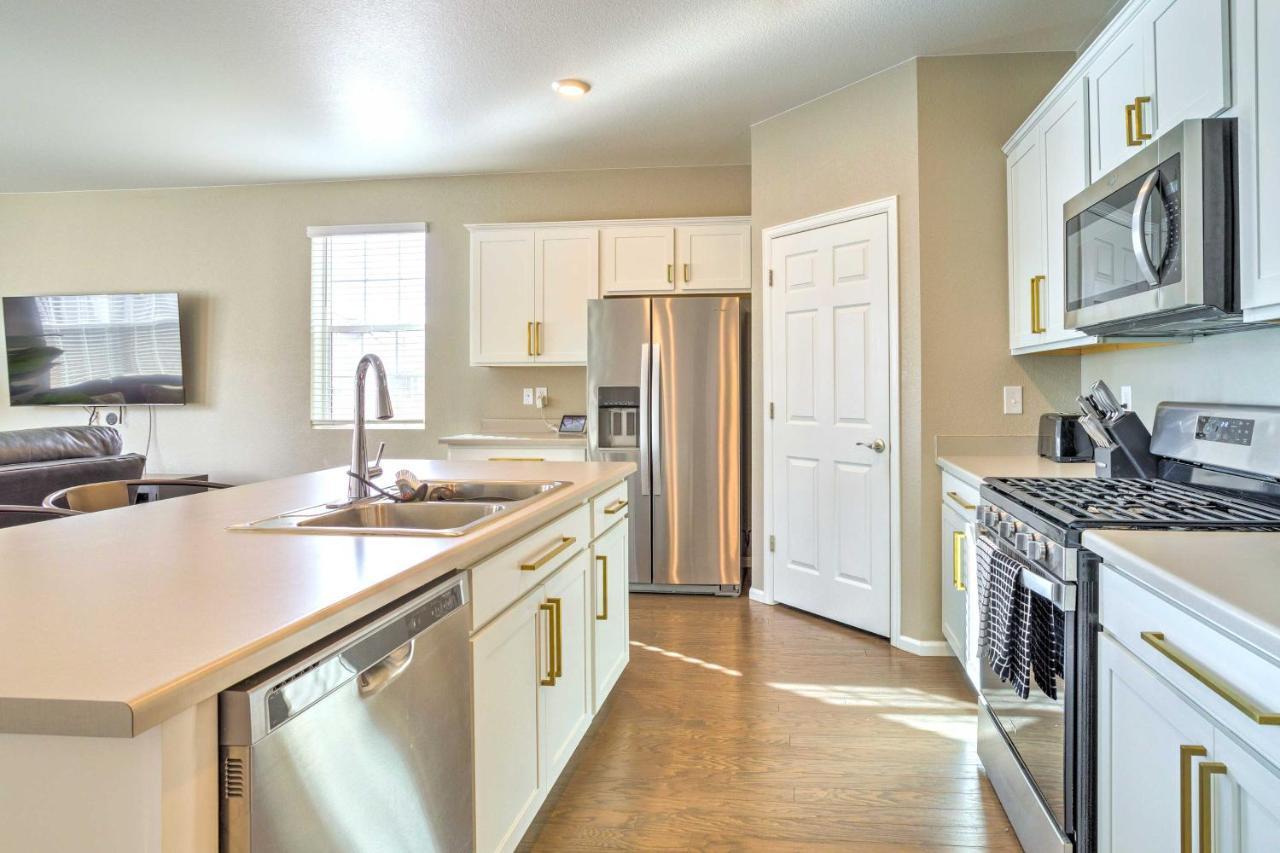 Spacious House With Yard About 10 Mi To Dia! Aurora